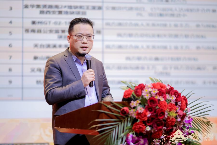 1673940537355562MSvb.jpg 6胡波波.JPG